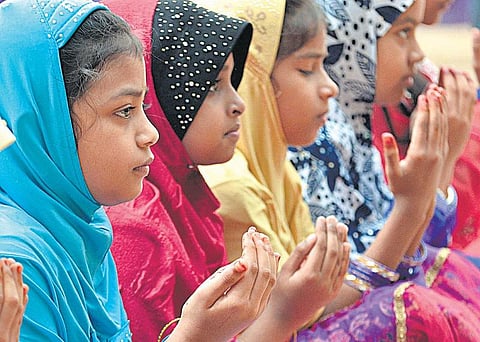 நபிகள் நாயகம் காட்டிய வழி﻿: மற்றவர் உயிர், பொருள், மானத்தை புனிதமாகக் கருதுங்கள்﻿