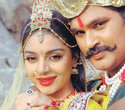 கோலிவுட் கிச்சடி: இயக்குநராகும் கவிஞர்!﻿