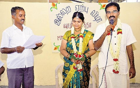 இயற்கையைப் போற்றிய எளிய மணவிழா﻿