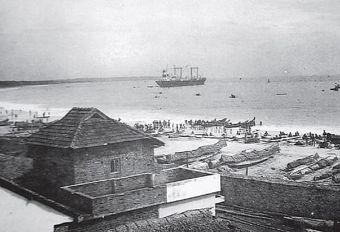 குளச்சல் துறைமுகம் குடைச்சலைத்தான் தரும்?﻿