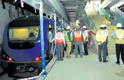 கோயம்பேட்டில் இருந்து ஷெனாய் நகர் வரை﻿: சுரங்க பாதையில் மெட்ரோ ரயில் சோதனை ஓட்டம் தொடங்கியது﻿﻿ - அடுத்த 6 மாதங்களில் மக்கள் பயன்பாட்டுக்கு வருகிறது﻿﻿