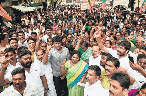 கல்லூரி முதல்வர் பணியிடங்களை நிரப்பாவிட்டால் போராட்டம் தொடரும்﻿: தமிழிசை சவுந்தரராஜன் எச்சரிக்கை﻿