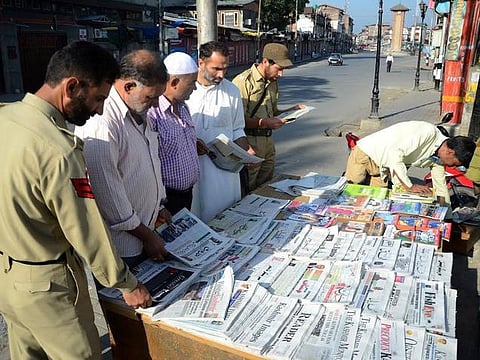 காஷ்மீரில் 13-வது நாளாக ஊரடங்கு உத்தரவு: இயல்பு வாழ்க்கை பாதிப்பு