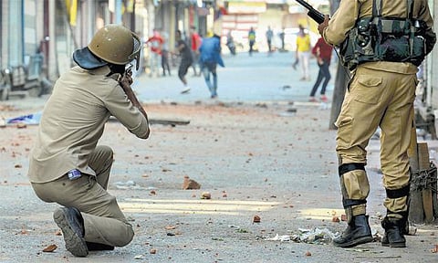 நீதி.. அதுவே தீர்வும்கூட.. காஷ்மீரிகளுக்குச் சுதந்திரம்!