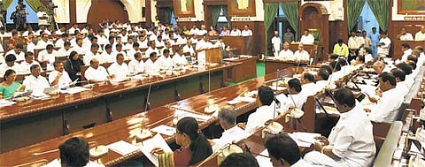 சாலைகள் மேம்பாட்டுக்கு ரூ.2,800 கோடி நிதி ஒதுக்கீடு: நிதி அமைச்சர் ஓ.பன்னீர்செல்வம் அறிவிப்பு