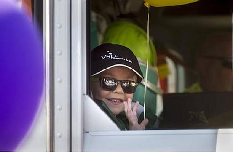 ஒரு நாள் துப்புரவு தொழிலாளி: அமெரிக்க சிறுவனின் ஆசை நிறைவேற்றம்