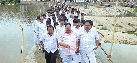 பாலாற்றில் தடுப்பணை பணிகளை நிறுத்த﻿ ஆந்திர முதல்வருடன் பேச்சு நடத்த வேண்டும்﻿: தமிழக அரசுக்கு துரைமுருகன் வலியுறுத்தல்﻿