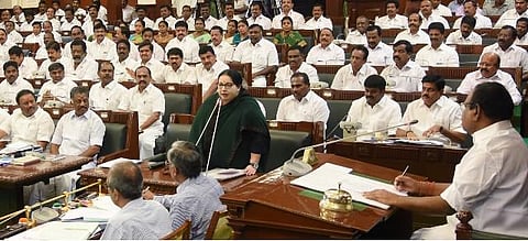 தமிழகம் மின் மிகை மாநிலம்: சட்டப்பேரவையில் ஜெயலலிதா புள்ளி விவர விளக்கம்