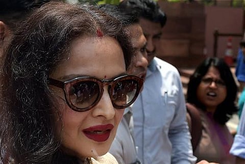 ஜிஎஸ்டி மசோதாவுக்காக﻿ நடிகை ரேகாவை தேடிய பாஜக நிர்வாகிகள்