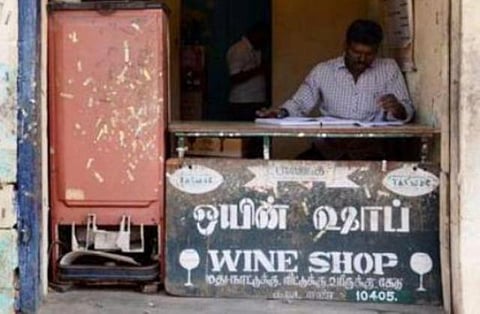 13 ஆண்டுகள் பணியாற்றியும் ரூ.500 தான் ஊதிய உயர்வா?- டாஸ்மாக் ஊழியர் மாநில சம்மேளனம் அதிருப்தி