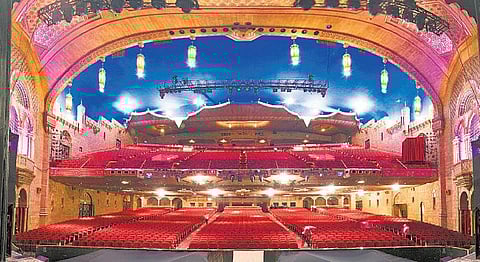 விந்தை திரையரங்கங்கள்﻿