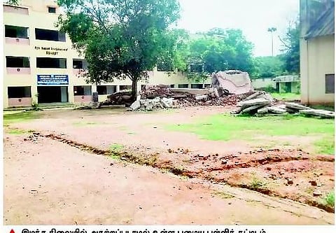 சிதிலமடைந்த கட்டிடங்களால் மாணவர்கள் உயிருக்கு அச்சுறுத்தல்: பயத்தில் தவிக்கும் பெற்றோர்