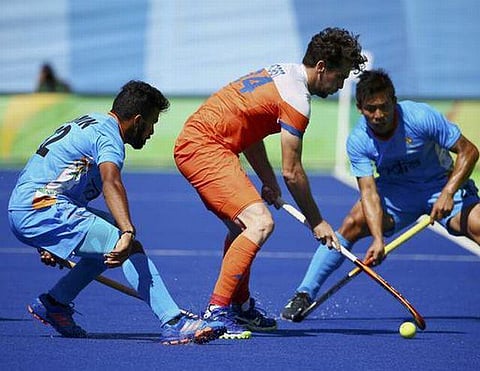 ஹாக்கி: கடைசி நிமிடத்தில் தொடர்ச்சியாக 5 பெனால்டி கார்னர்களையும் விரயம் செய்து இந்தியா தோல்வி
