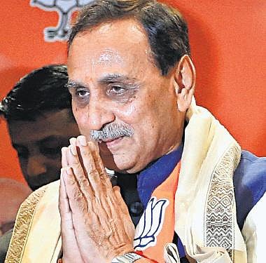 வெற்றிகளைக் குவித்த விஜய் ருபானி!﻿﻿