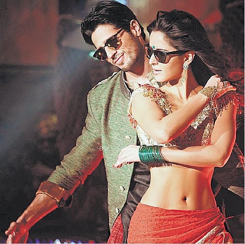 மும்பை மசாலா: பத்திரிகையாளராகும் சோனாக்ஷி