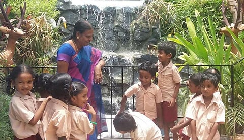 அன்பாசிரியர் 24: சுகிகலா - மன்றங்களால் மாணவர்களை மேம்படுத்தும் ஆசிரியை!