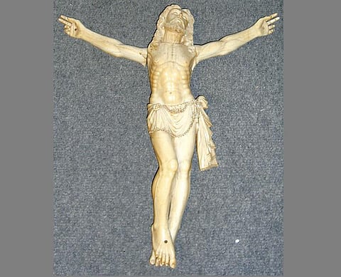 சிலை சிலையாம் காரணமாம் - 29: தந்தத்தால் ஆன ஏசு சிலை!