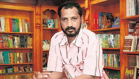 மாயக் காடும் முத்துக்குமார் எனும் வேட்டைக்காரனும்!﻿