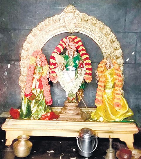 திருத்தலம் அறிமுகம்: வடசென்னிமலை முருகன் கோயில்- மூன்று கோலத்தில் காட்சி﻿