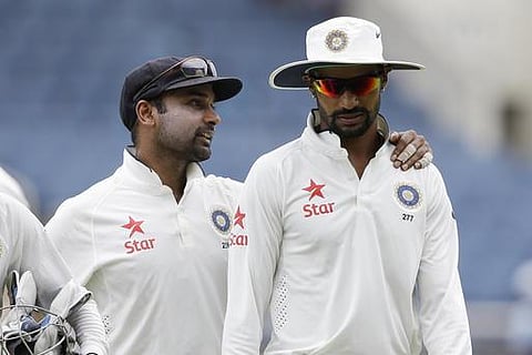 ஷிகர் தவண், ஜடேஜா இல்லை; விஜய், புஜாரா அணியில்: மே.இ.தீவுகள் பேட்டிங்