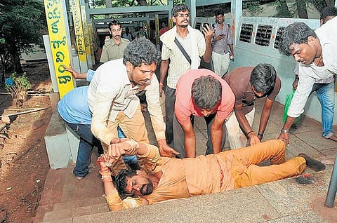 திருச்சானூர் - திருமலை 23 கிமீ அங்க பிரதட்சணம்﻿: நேர்த்திக் கடன் செலுத்திய இதய நோயாளி﻿