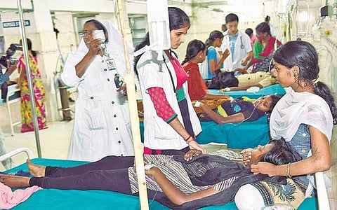 உணவு ஒவ்வாமையால் பாதிப்பு﻿: அரசு பாலிடெக்னிக் மாணவிகள் 75 பேர் கோவை மருத்துவமனையில் அனுமதி﻿