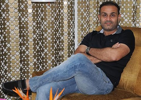 இந்தியாவின் பதக்க எண்ணிக்கையை விமர்சித்த இங்கிலாந்து பத்திரிகையாளருக்கு சேவாக் பதிலடி