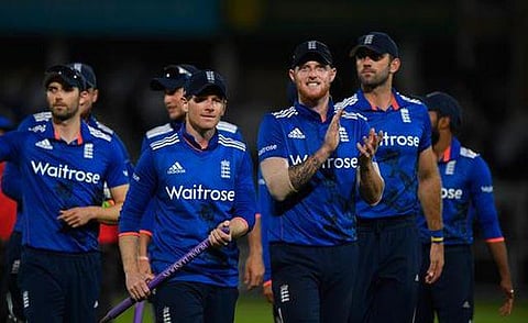 இங்கிலாந்து உலக சாதனை ரன்களும் முறியடிக்கப்பட்ட ஒருநாள் போட்டி சாதனைகளும்