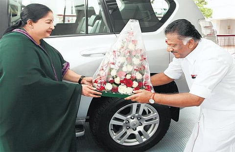 முதல்வராக பதவியேற்று 100-வது நாள்﻿: பேரவையில் ஜெ.வுக்கு வாழ்த்து﻿