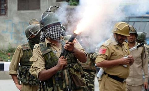 தொடரும் அசாதாரண நிலை: காஷ்மீரில் மூன்று இடங்களில் மீண்டும் ஊரடங்கு உத்தரவு