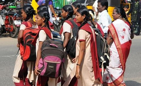 தமிழகத்தில் 250 அரசுப் பள்ளிகளில் மனித உரிமை மாணவர் மன்றம்: பள்ளிக் கல்வித்துறை புதிய ஏற்பாடு﻿