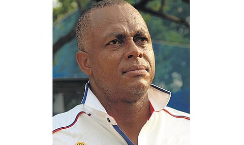 வங்கதேச பந்து வீச்சு பயிற்சியாளர் வால்ஷ்