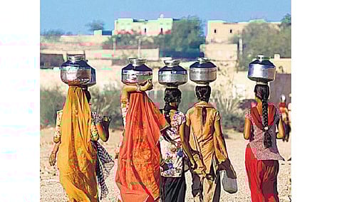 கண்ணீரும் புன்னகையும்: கருக்கலைப்புக்கு மறுத்ததால் கொலை முயற்சி