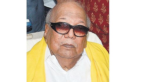 மக்களுக்காக நான் என்று சொல்லிவிட்டு﻿ மக்களை சந்தித்து குறைகளை கேட்காமல் இருப்பதா?﻿ - முதல்வருக்கு கருணாநிதி கேள்வி﻿