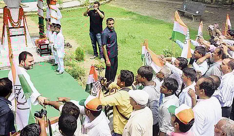 அயோத்தி கோயிலில் ராகுல் காந்தி வழிபாடு﻿