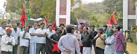 பரம்பிக்குளத்தில் தமிழக அதிகாரிகள், பழங்குடி மக்கள் மீது தாக்குதல்﻿