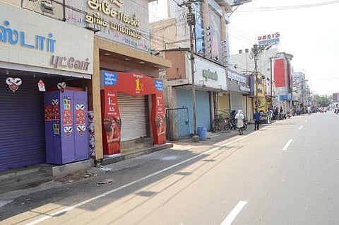 கர்நாடக வன்முறையை கண்டித்து தமிழகத்தில் நாளை நடக்கும்﻿ கடையடைப்பு போராட்டத்துக்கு கட்சிகள் ஆதரவு: பேருந்துகளை இயக்க அரசு ஏற்பாடு﻿