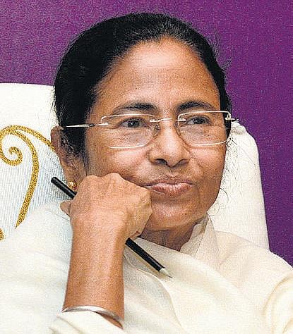 மேற்கு வங்கத்தில் சிங்குர் நிலம் உரியவர்களிடம் ஒப்படைப்பு: விவசாயிகள் மகிழ்ச்சி﻿