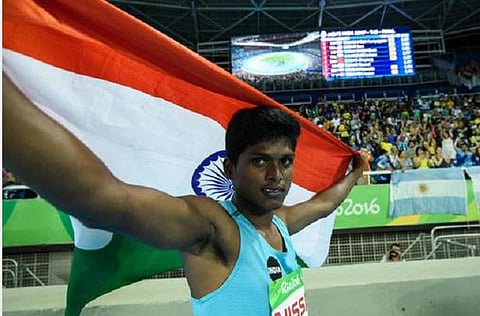 பாராலிம்பிக் நிறைவு விழா: தேசிய கொடி ஏந்திச் சென்றார் மாரியப்பன்