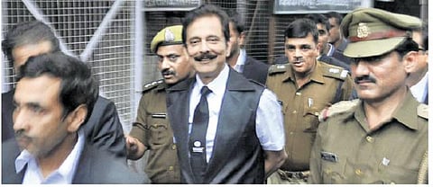 சஹாரா தலைவர் சுப்ரதா ராய் ஜாமீன் ரத்து: ஒரு வாரத்துக்குள் சரணடைய உச்ச நீதிமன்றம் உத்தரவு﻿