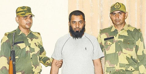 காஷ்மீருக்குள் ஊடுருவிய﻿ பாகிஸ்தான் தீவிரவாதி கைது﻿