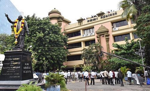 திமுக வேட்பாளர் முதல் பட்டியல் வெளியீடு: காங்கிரஸ் அதிருப்தி