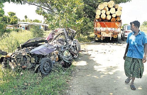 தூத்துக்குடி, திருச்சி அருகே இரு வேறு விபத்துகளில் குழந்தை உட்பட 8 பேர் பலி﻿