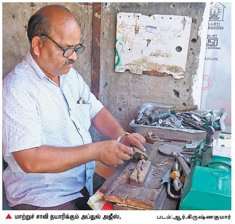 பணியில் நேர்மையே மூலதனம்﻿: 32 ஆண்டுகளில் 20 ஆயிரம் மாற்றுச் சாவிகள்﻿- அசத்தும் கோவை தொழிலாளி﻿