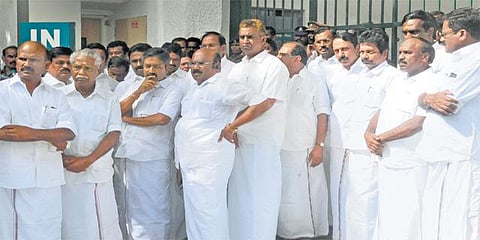 முதல்வர் ஜெயலலிதா அனுமதிக்கப்பட்டதால்﻿﻿ தலைமைச் செயலகமாக மாறிய அப்போலோ?﻿