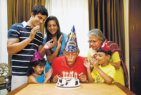 விவாதக் களம்: இருவரின் பெற்றோரையும் அரவணைக்க வேண்டும்