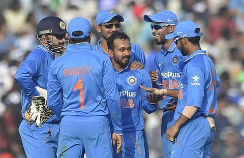 ஜாதவ் விக்கெட் எடுத்ததால் வர்ணனை அறையிலிருந்து வெளியேறிய ஸ்காட் ஸ்டைரிஸ்: மொஹாலியில் ருசிகரம்