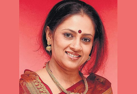 மாயப்பெட்டி: பயமுறுத்தும் சோபா