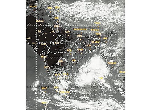 வங்கக் கடலில் காற்றழுத்த தாழ்வு பகுதி வலுப்பெற்றது: தமிழகத்தில் இடியுடன் கூடிய மழைக்கு வாய்ப்பு