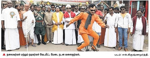 நடன நிகழ்ச்சிகளுக்கு போலீஸார் கெடுபிடி﻿: ஊரெல்லாம் சந்தோஷப்படுத்தினோம் எங்கள் வேதனை யாருக்கு புரியும்?﻿- மேடை நடன கலைஞர்கள் கேள்வி﻿